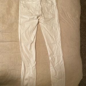 White American Eagle skinny jeans